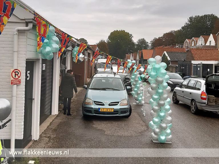 Foto behorende bij 11-Jarige Jaylinn uit Middelharnis krijgt drive-thru verjaardagsfeest
