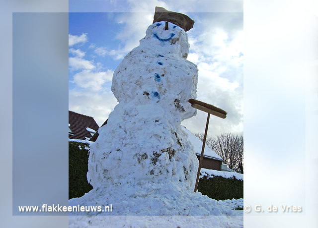 Foto behorende bij Mega sneeuwpop in Dirksland en Goedereede