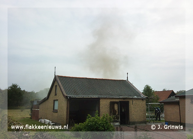 Foto behorende bij Brand in schuur bij Ouddorp