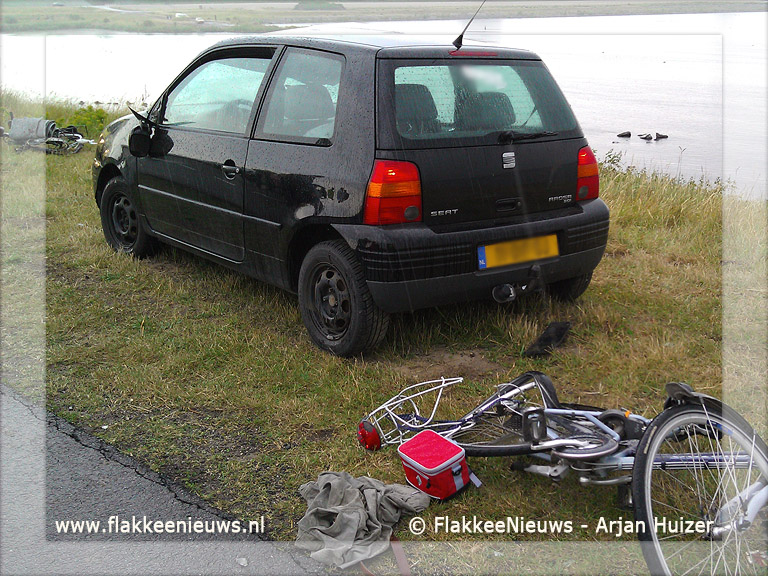 Foto behorende bij Twee fietsers aangereden en zwaar gewond