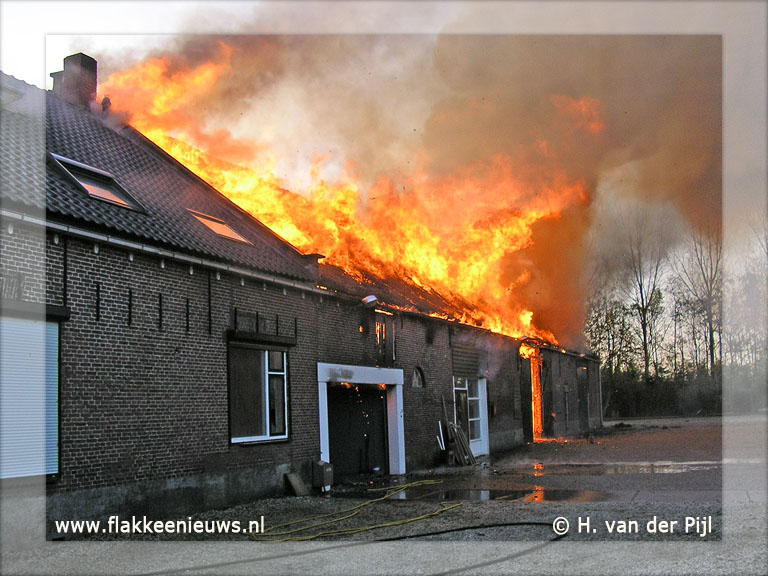 Foto behorende bij Grote brand in Achthuizen verwoest schuur