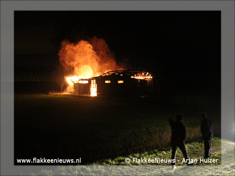 Foto behorende bij Schuur afgebrand in polder Sommelsdijk