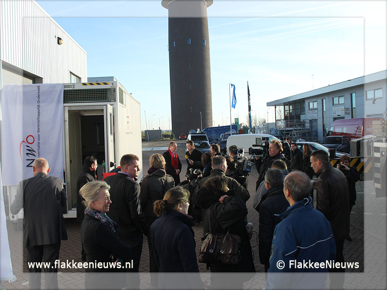 Foto behorende bij Staatssecretaris verzegelt Dirkslandse containers