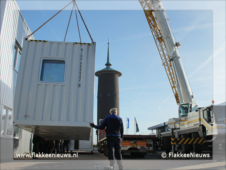 Foto behorende bij Staatssecretaris verzegelt Dirkslandse containers