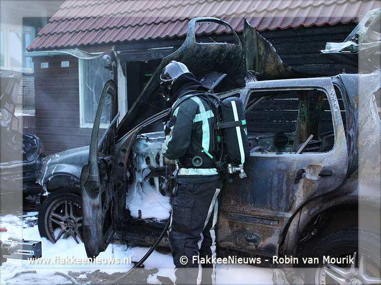 Foto behorende bij Brandstoftank ontploft bij voertuigbrand