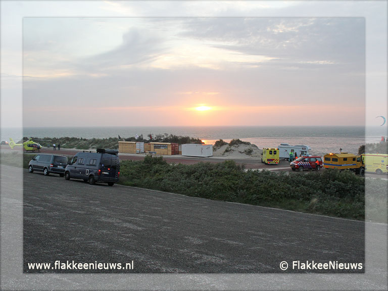 Foto behorende bij Kitesurfer maakt val van hoogte