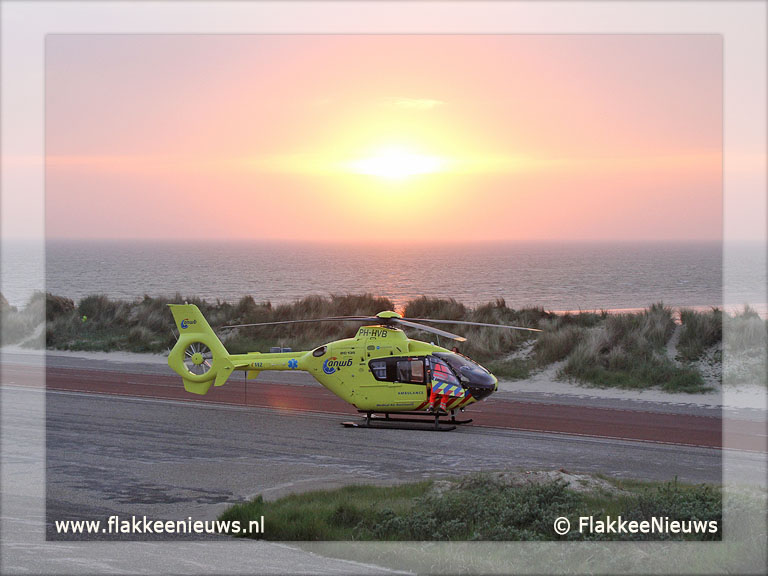 Foto behorende bij Kitesurfer maakt val van hoogte