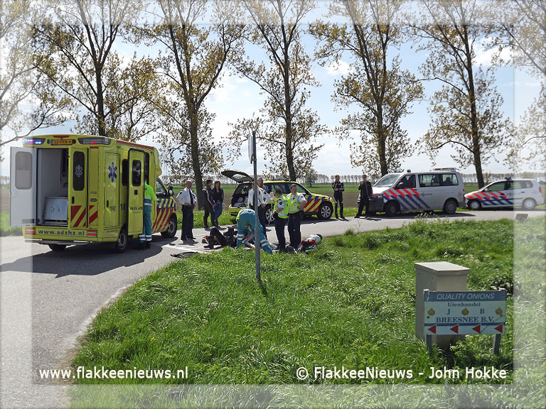 Foto behorende bij Motorrijder gewond bij Achthuizen