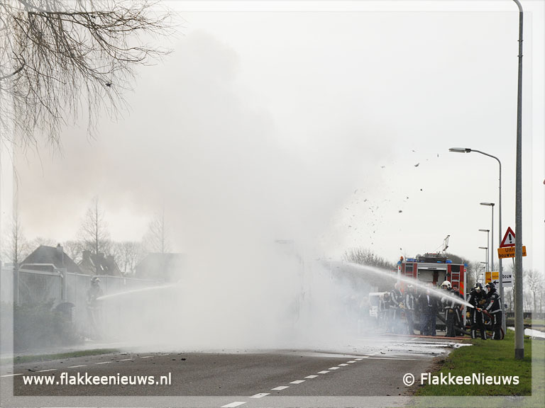 Foto behorende bij Frietwagen in Oude-Tonge uitgebrand