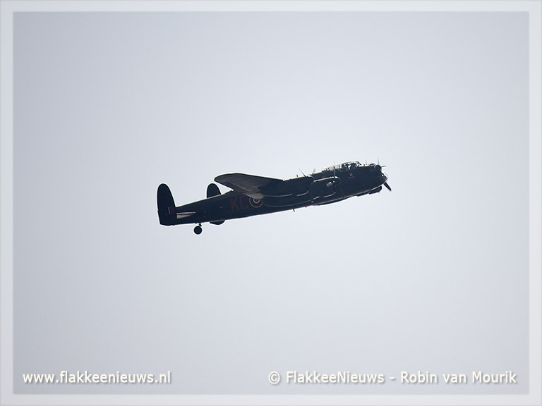 Foto behorende bij Bommenwerper uit WO2 vloog over Goeree-Overflakkee