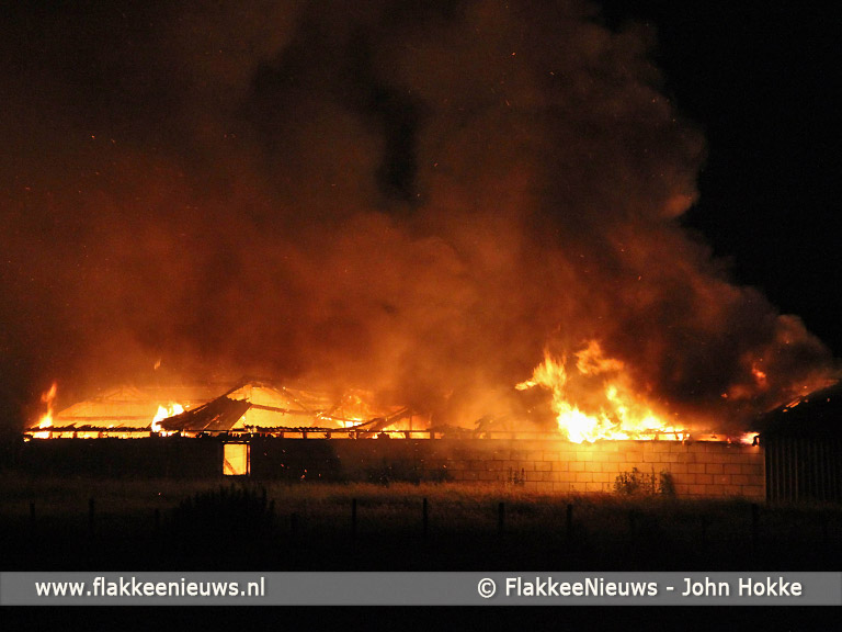 Foto behorende bij Brand verwoest loods in Ooltgensplaat
