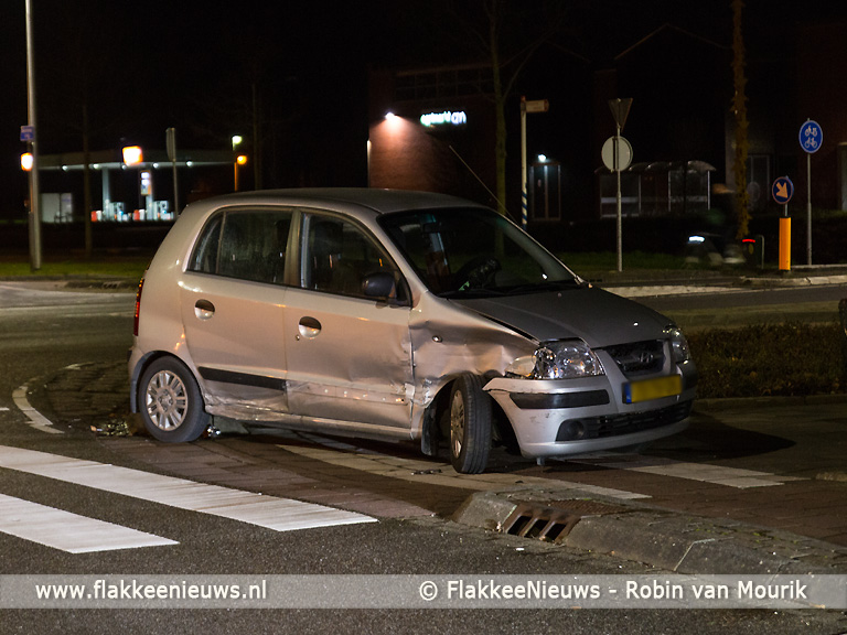 Foto behorende bij Ongeval met personenwagens in Middelharnis
