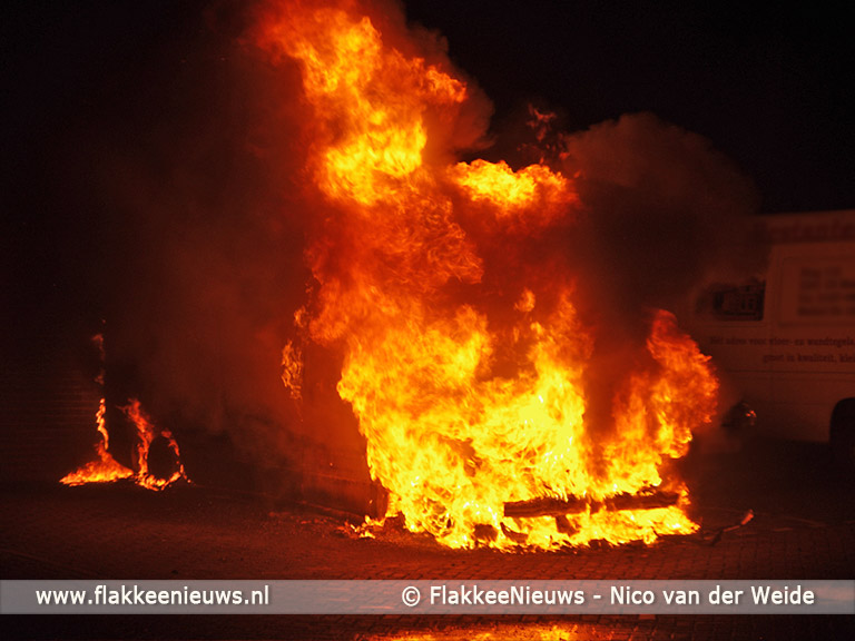 Foto behorende bij Bestelbus uitgebrand in Middelharnis