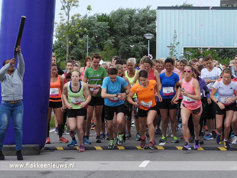 Ladies run for charity haalt 2000 euro op - FlakkeeNieuws Goeree-Overflakkee
