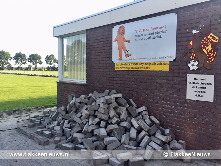 Foto behorende bij Nieuwe voetbalvelden Den Bommel en Oude-Tonge bijna gereed