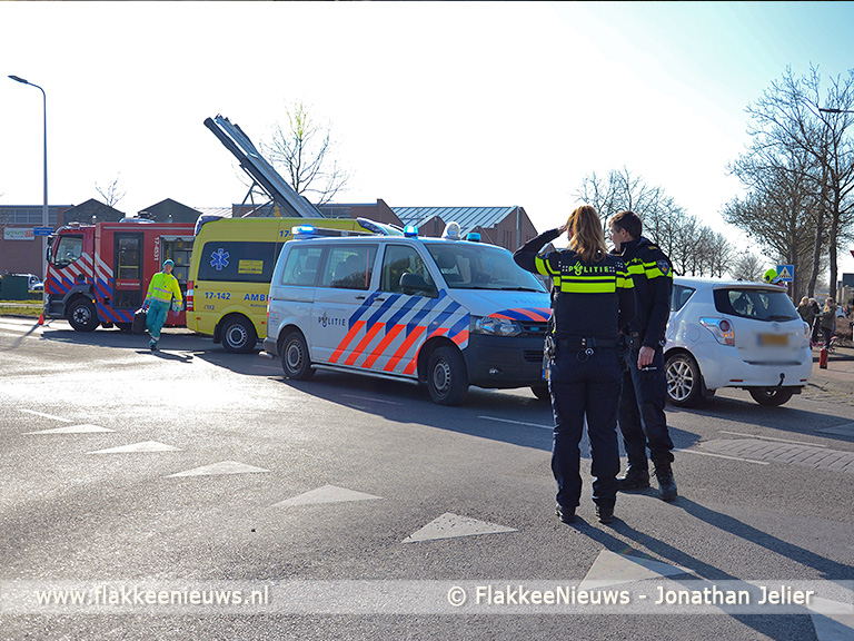 Foto behorende bij Auto op z’n kant bij ongeval Doetinchemsestraat