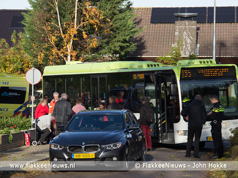 Foto behorende bij Jongen gewond bij aanrijding met bus in Ooltgensplaat