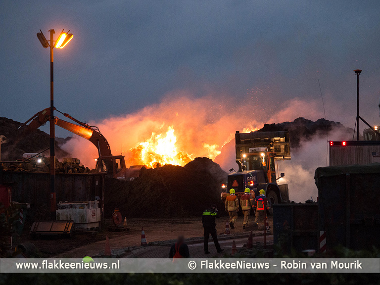 Foto behorende bij Brand bij recyclingbedrijf Oude-Tonge