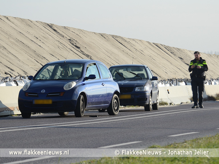Foto behorende bij Rijbaan N215 Dirksland-Melissant tijdelijk afgesloten door ongeval