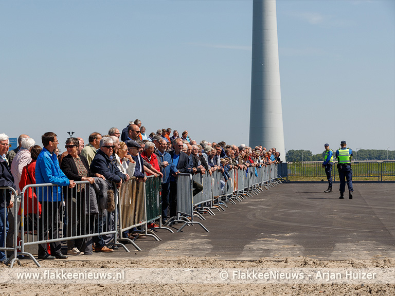 Foto behorende bij Koning Willem-Alexander bezoekt Windpark Krammer