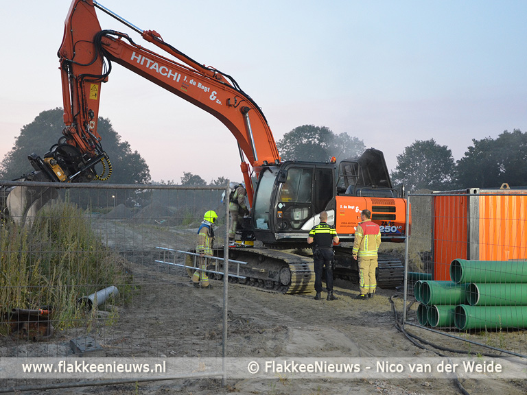 Foto behorende bij Brandweer rukt uit voor graafmachine in brand
