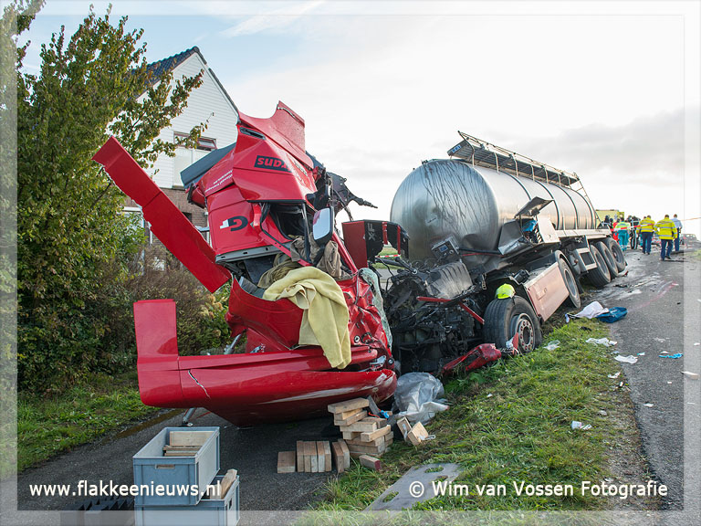 Foto behorende bij Vrachtwagenchauffeur overleden na ongeval Oude-Tonge