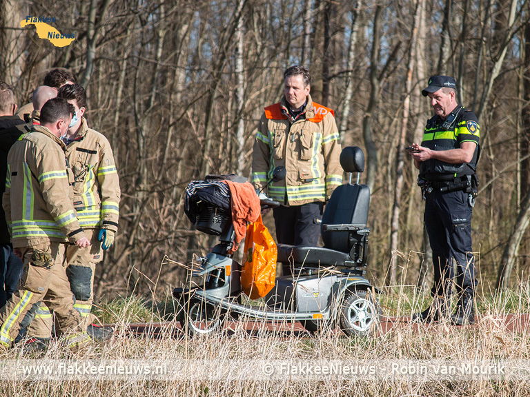 Foto behorende bij Brandweer rukt uit voor persoon te water nabij Dirksland
