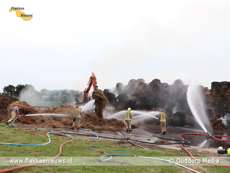 Foto behorende bij Grote brand in polder tussen Stellendam en Goedereede