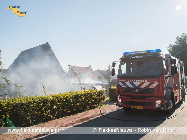 Foto behorende bij Brandweer uitgerukt naar middelbrand in Herkingen