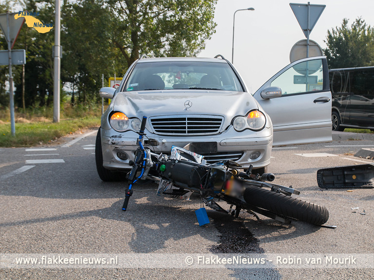 Foto behorende bij Brommerrijder gewond na ongeval in Dirksland
