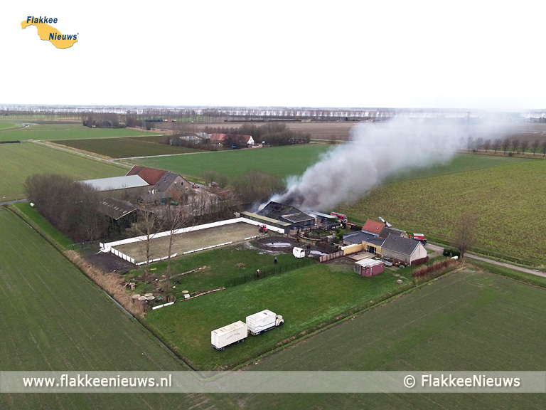 Foto behorende bij Grote brand in schuur bij Den Bommel