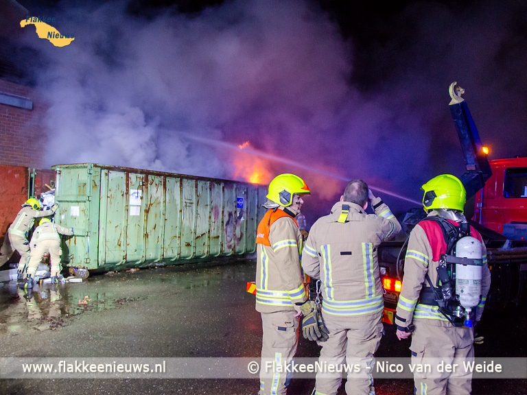 Foto behorende bij Brandweer voorkomt brandoverslag naar schuur in Oude-Tonge