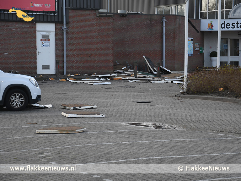 Foto behorende bij Veel schade door storm Eunice op Goeree-Overflakkee