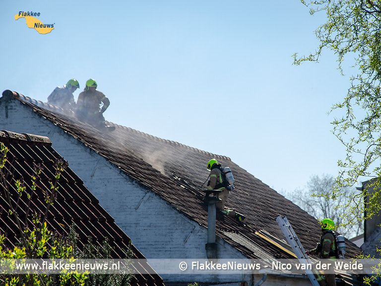 Foto behorende bij Grote brand in schuur Ooltgensplaat