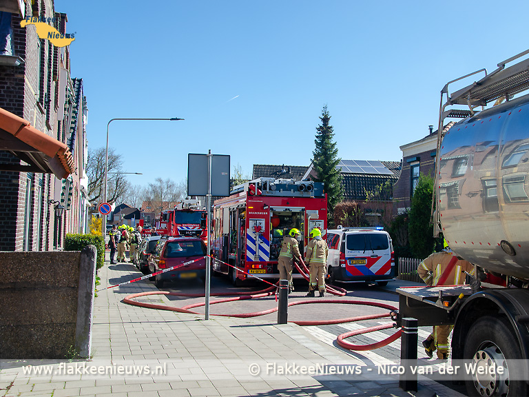 Foto behorende bij Grote brand in schuur Ooltgensplaat
