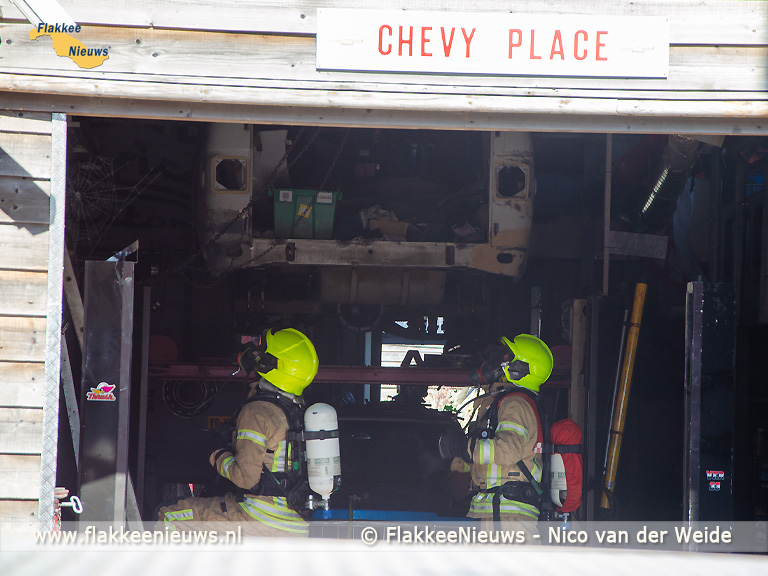 Foto behorende bij Grote brand in schuur Ooltgensplaat