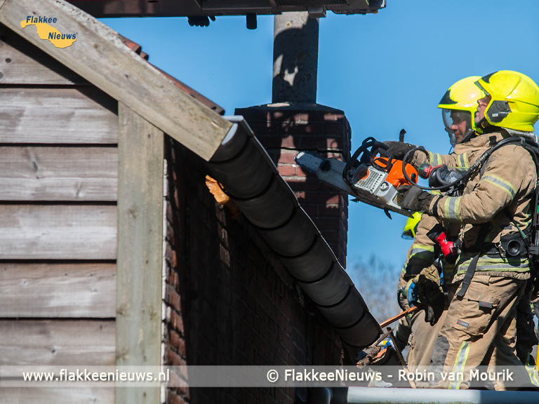 Foto behorende bij Grote brand in schuur Ooltgensplaat