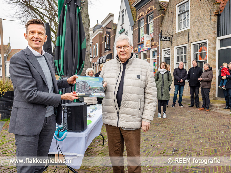 Foto behorende bij Vishotels haven Middelharnis geopend