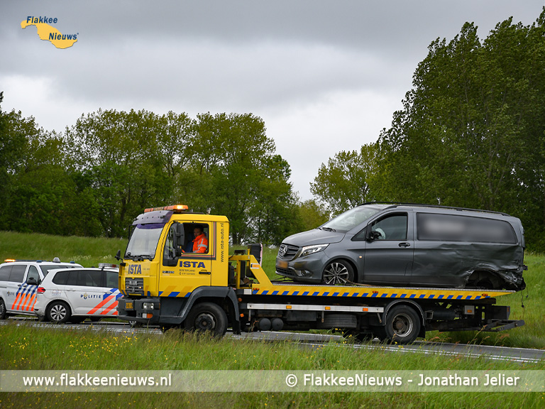 Foto behorende bij Verkeersongeval met drie voertuigen op N59 tussen Oude-Tonge en Zeeland