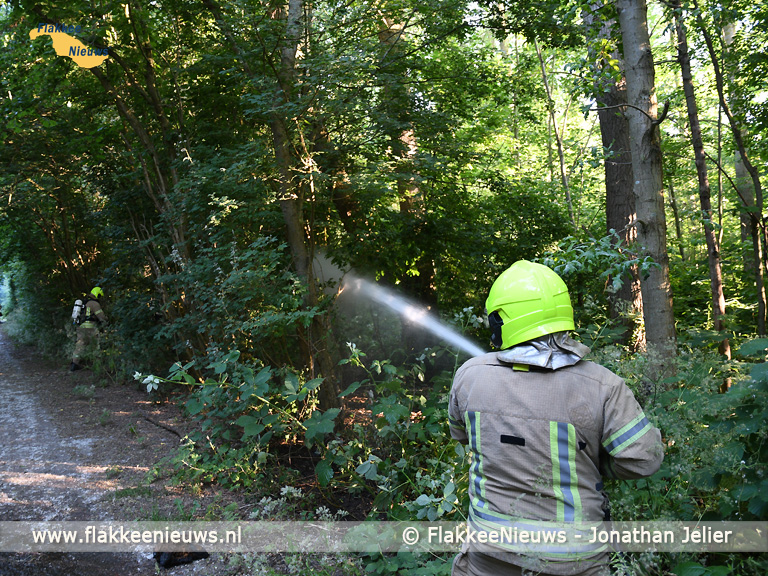 Foto behorende bij Snelle actie van brandweer beperkt bosbrand Melissant