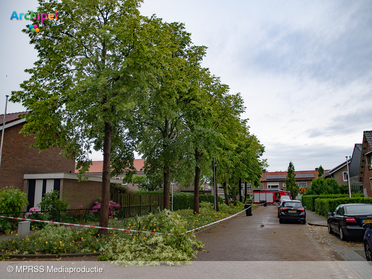 Foto behorende bij Krachtige storm zorgt voor overlast en indrukwekkende beelden