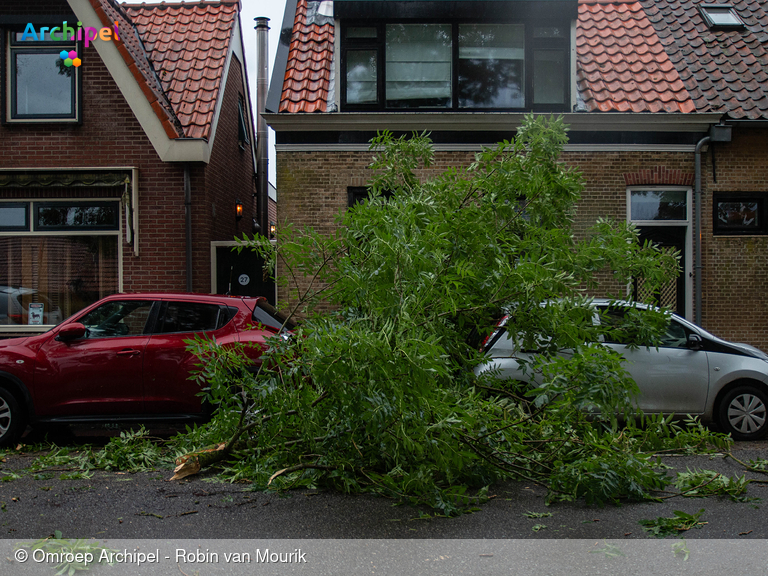 Foto behorende bij Krachtige storm zorgt voor overlast en indrukwekkende beelden