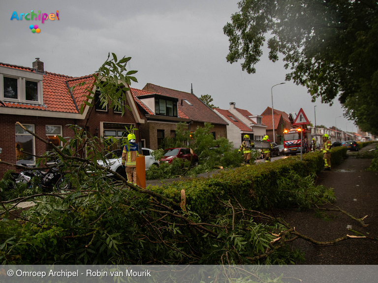 Foto behorende bij Krachtige storm zorgt voor overlast en indrukwekkende beelden