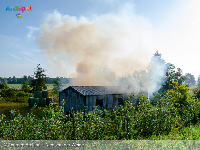 Foto behorende bij Schuurbrand in polder tussen Dirksland en Sommelsdijk