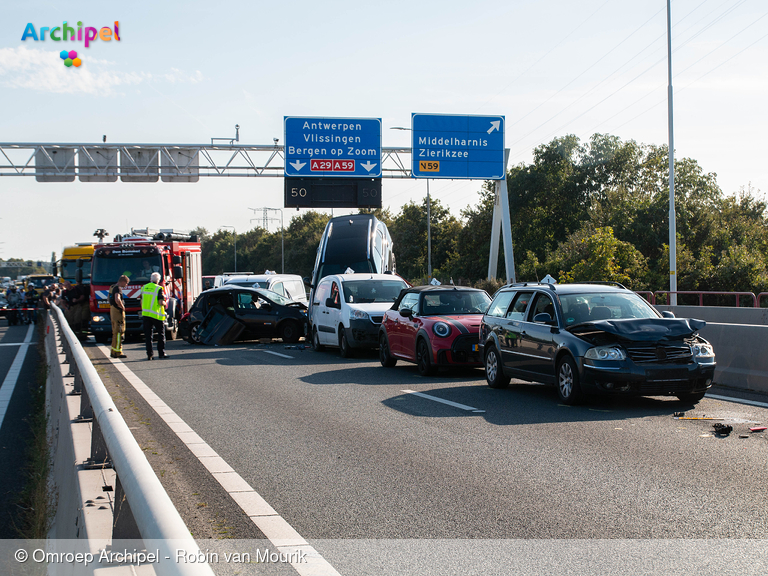 Foto behorende bij Haringvlietbrug afgesloten wegens ongeval