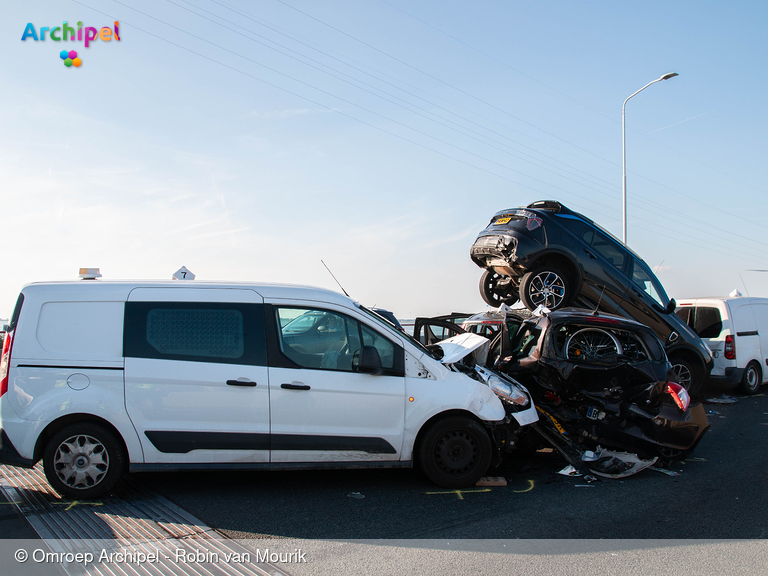 Foto behorende bij Haringvlietbrug afgesloten wegens ongeval