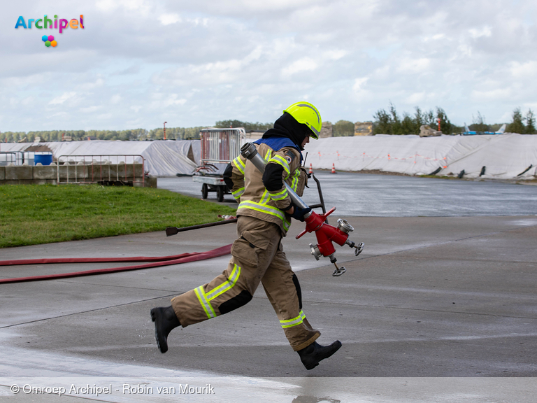 Foto behorende bij Spannende finale voor jeugdbrandweer Den Bommel op Schiphol