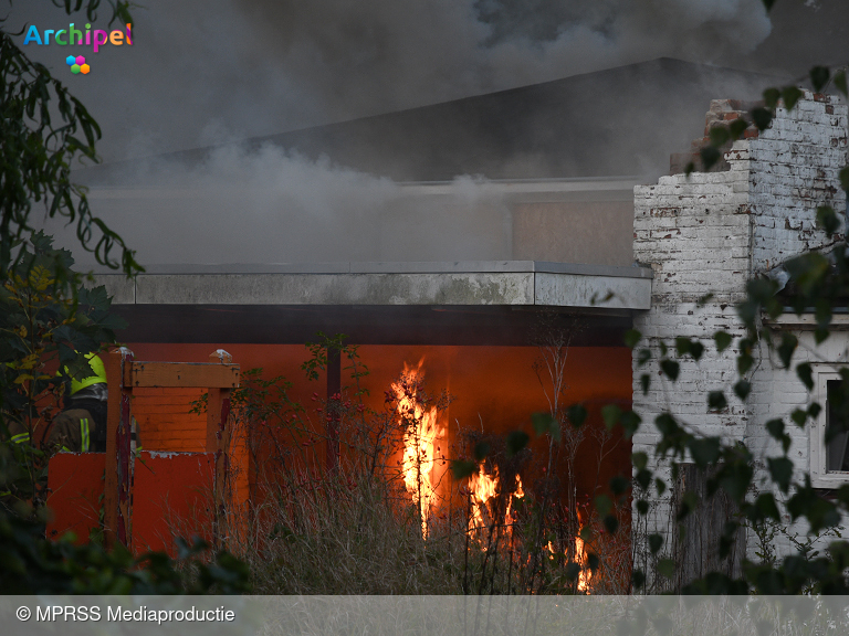 Foto behorende bij Brand in voormalig schoolgebouw in Sommelsdijk