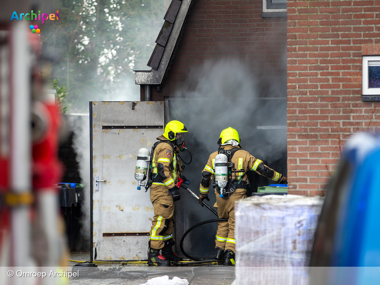 Foto behorende bij Persoon ernstig gewond bij brand in schuur Dirksland