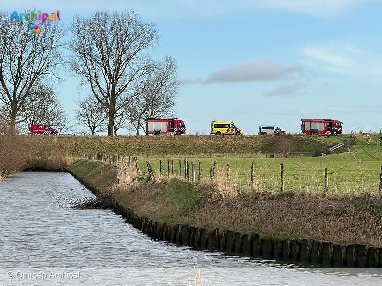 Foto behorende bij Man onderkoeld uit het water gered 